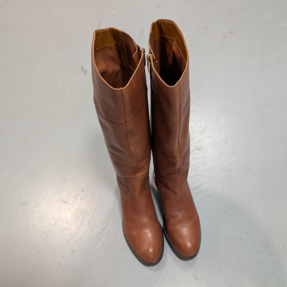 Brown Heeled Leather Boots with Streamlined Silhouette